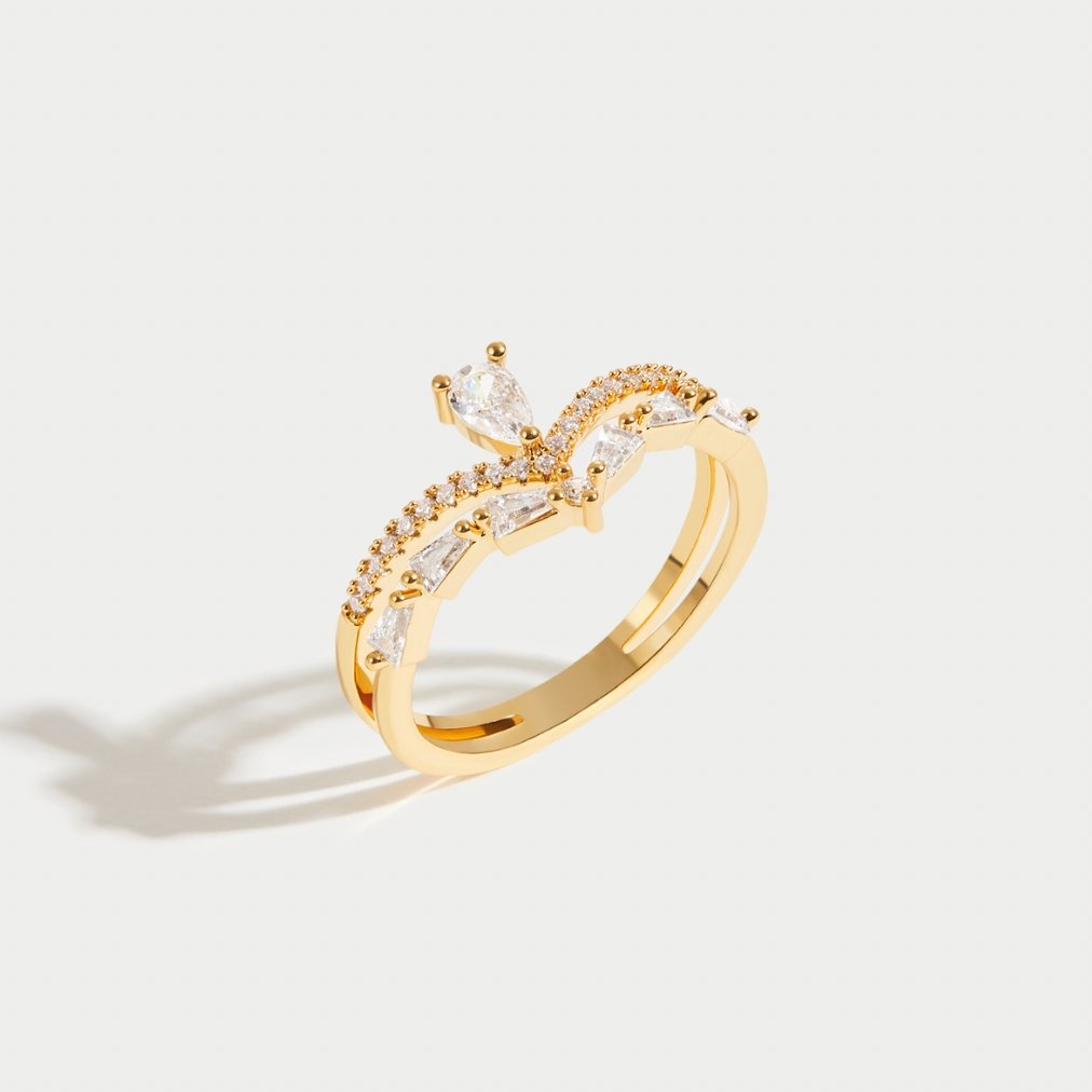 Queen Chic Crystal Ring