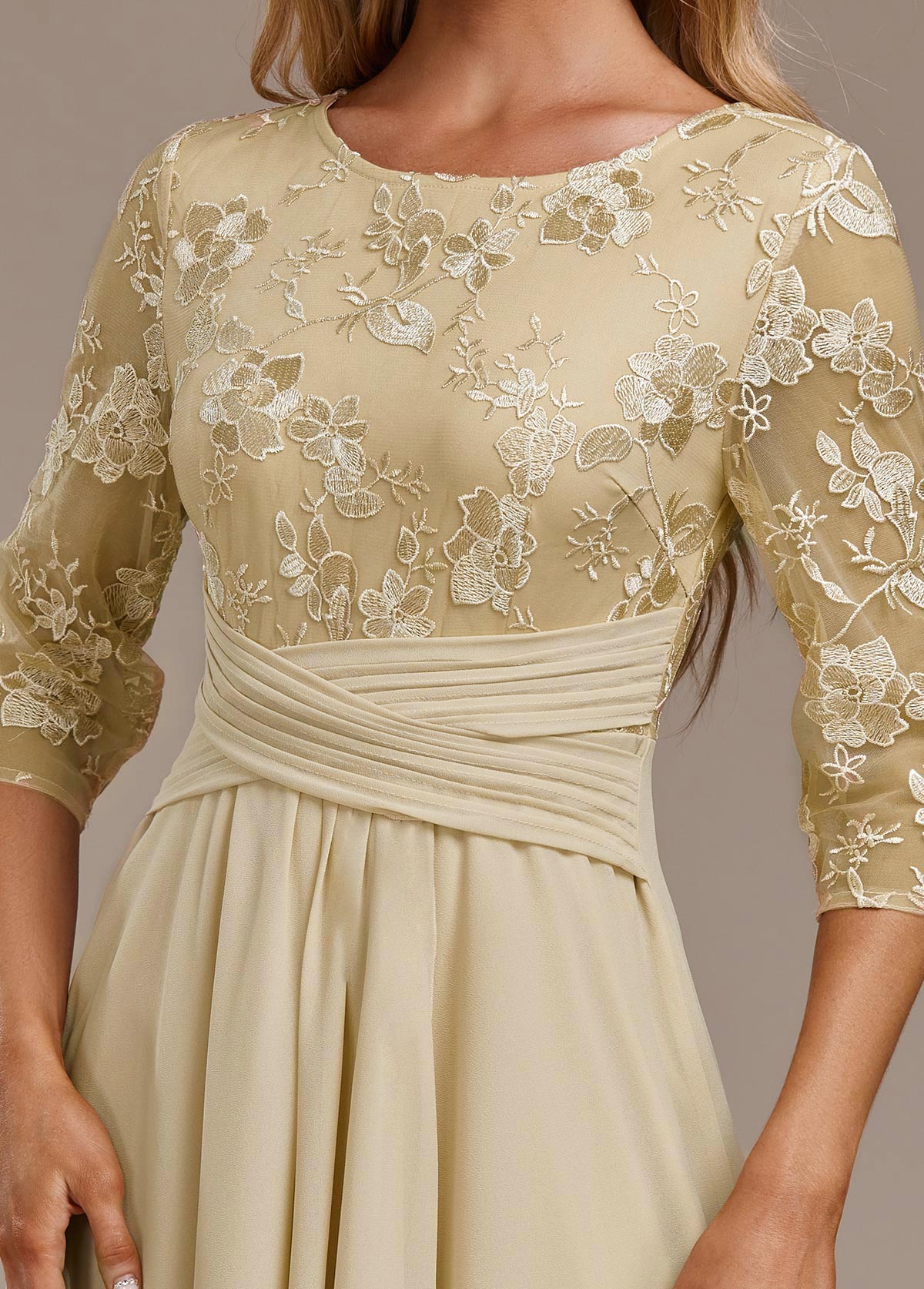 Elin™ – Champagne dress with delicate embroidery