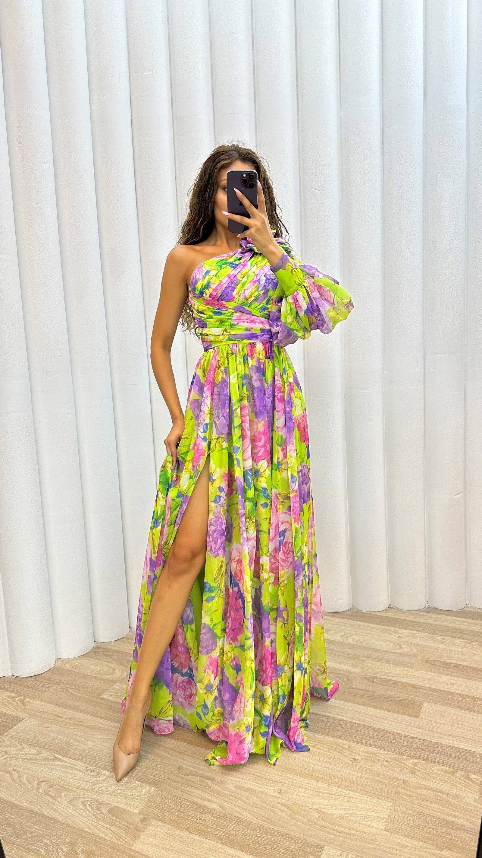 Maud™ – Elegant long-sleeve dress