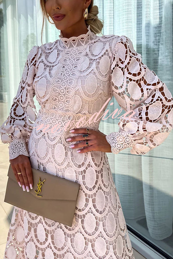 Noor™ – Romantic dress with refined details