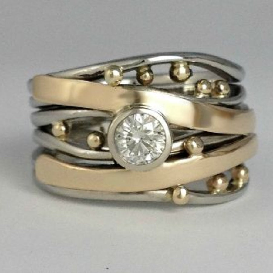 Detailed Vintage Gold Inlaid Zirconia Ring