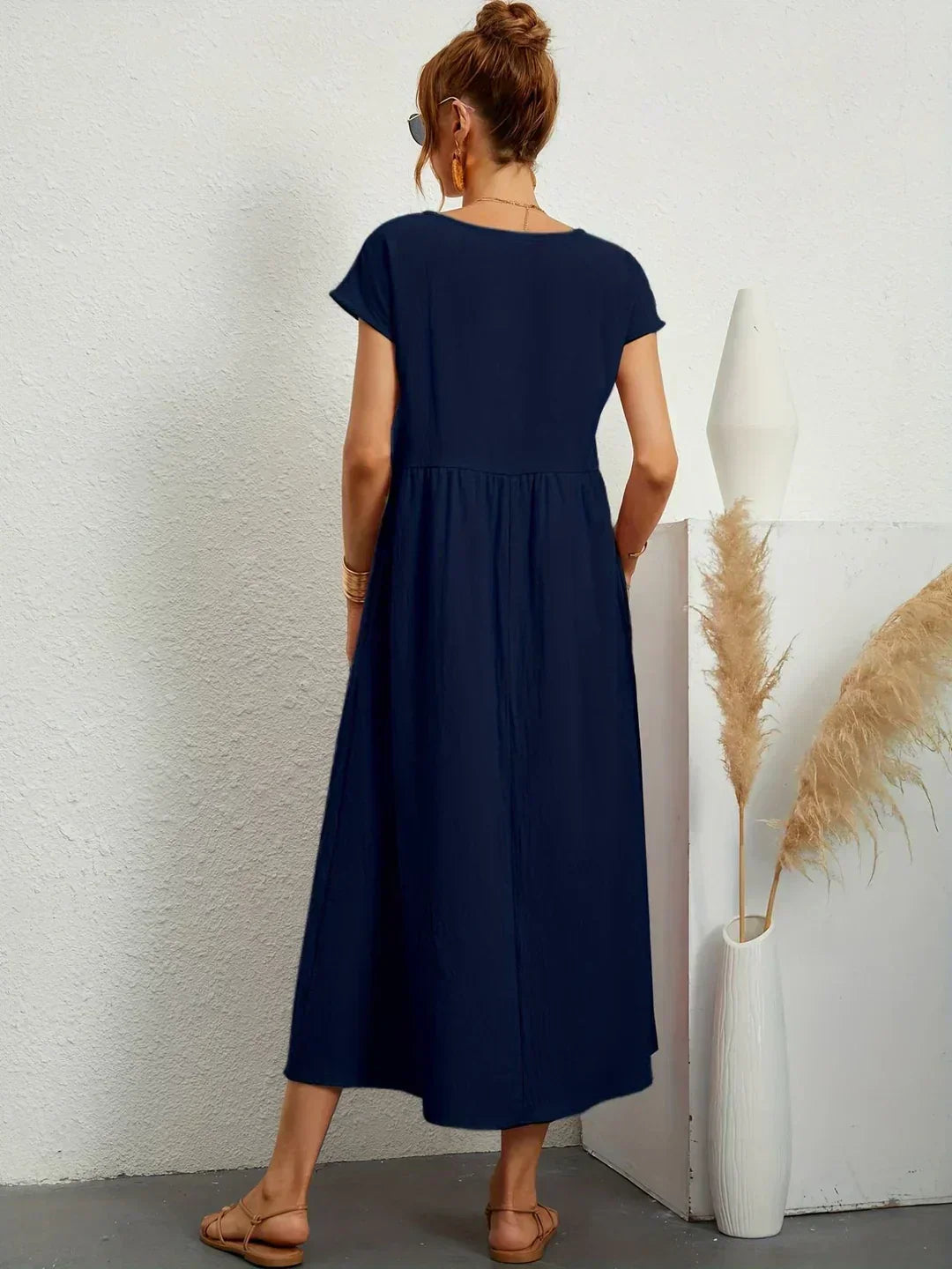 Gabriela™ – Flowing midi dress with timeless elegance