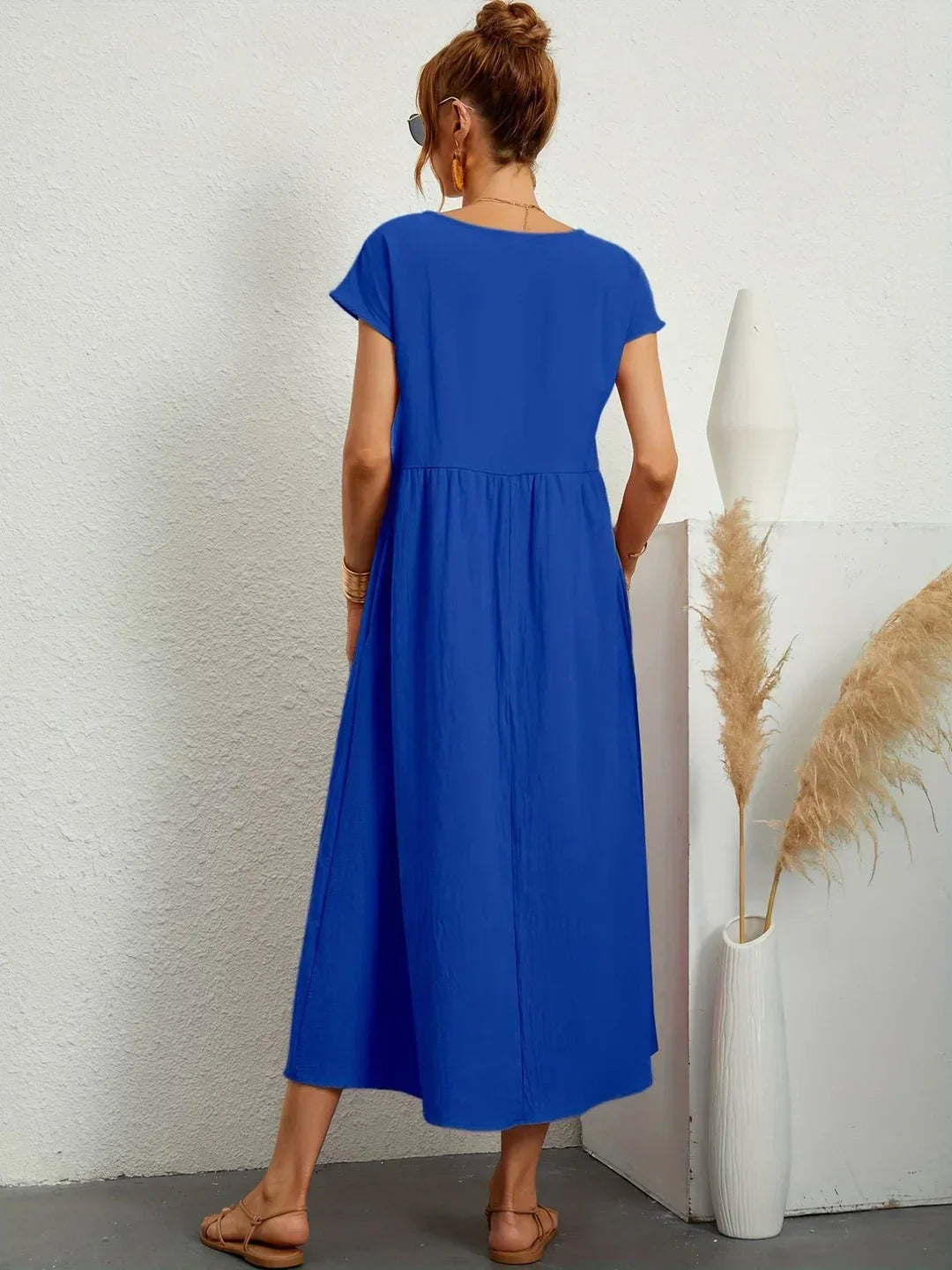Gabriela™ – Flowing midi dress with timeless elegance