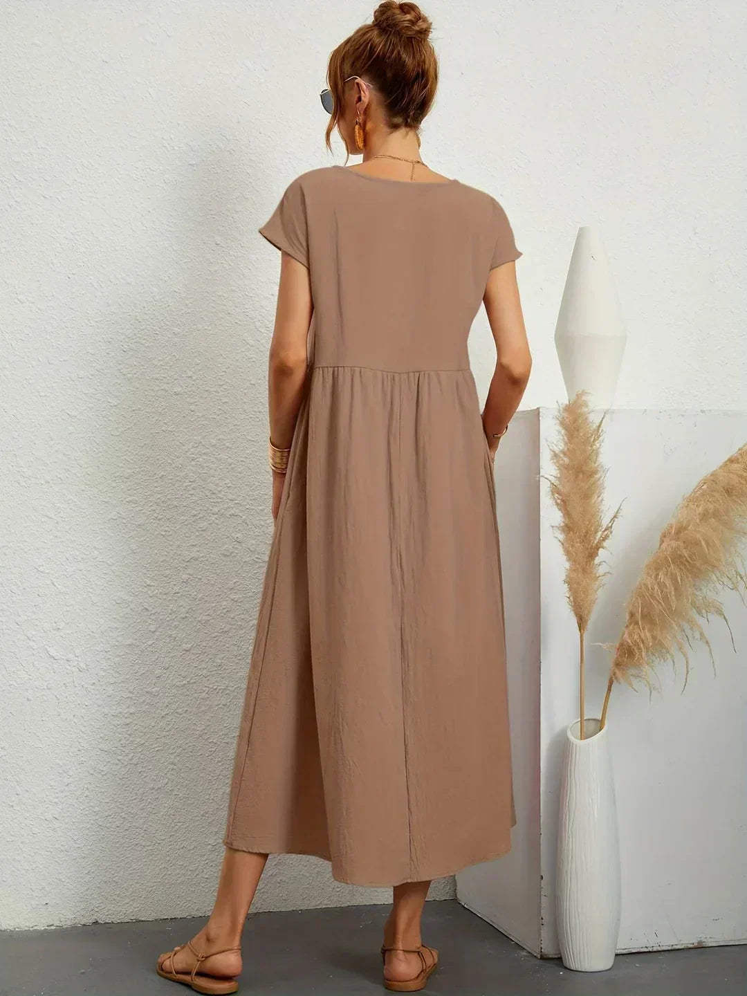 Gabriela™ – Flowing midi dress with timeless elegance
