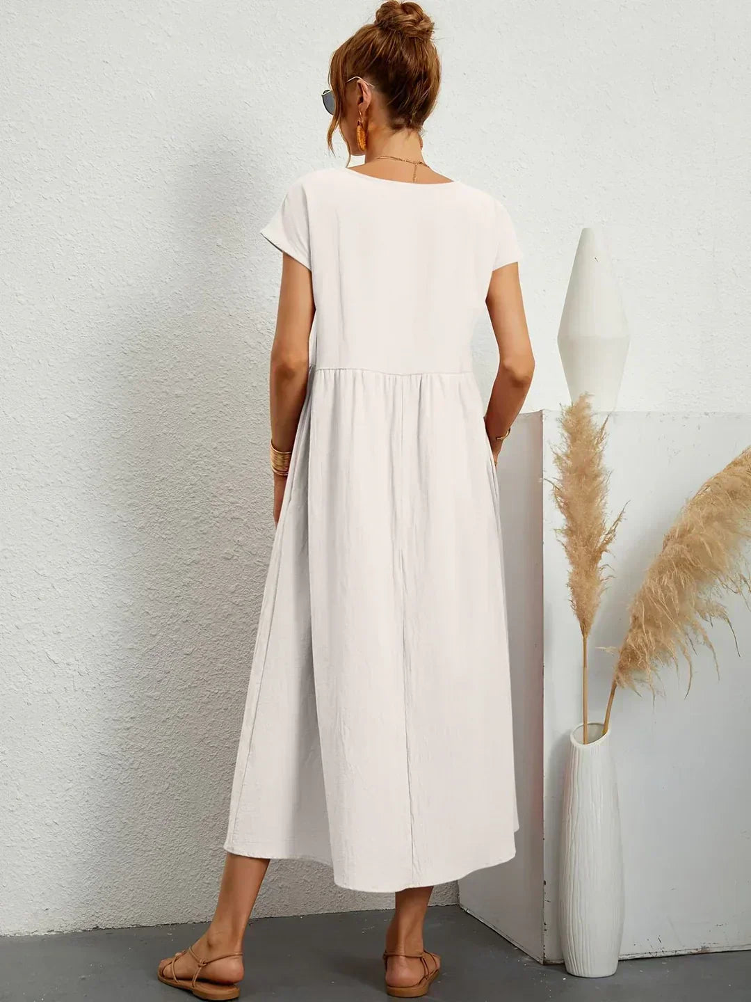 Gabriela™ – Flowing midi dress with timeless elegance