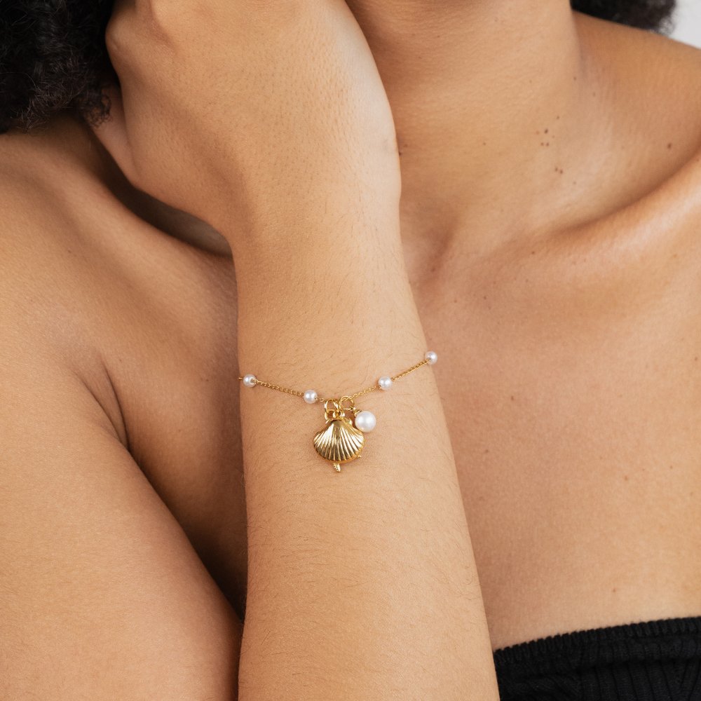Shell Charm Bracelet