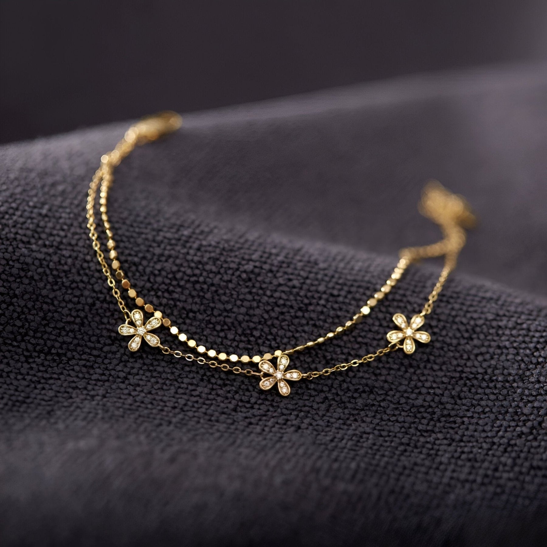 Flower detail with crystals Bracelet