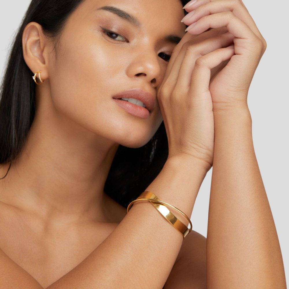 Unique Gold Bangle