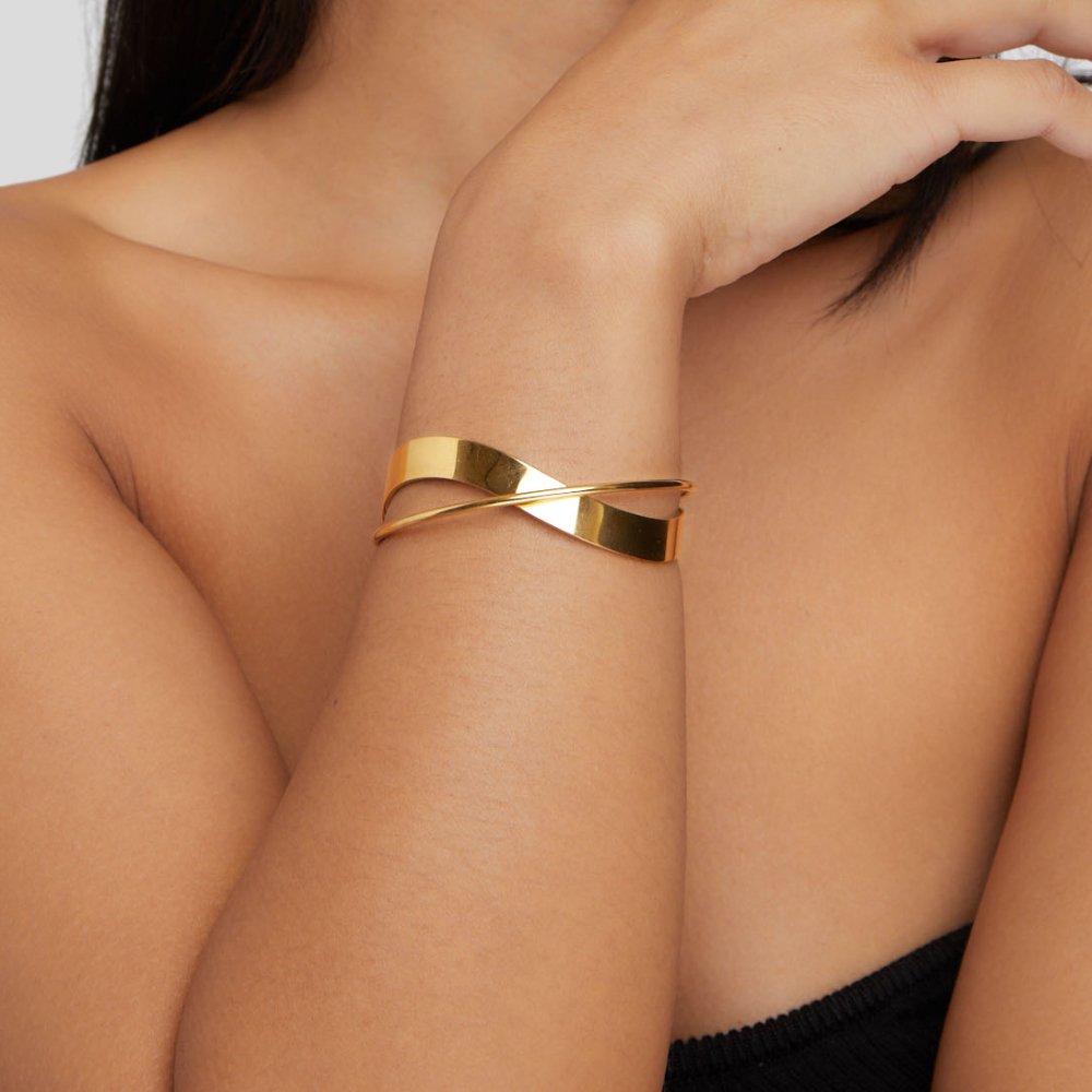 Unique Gold Bangle