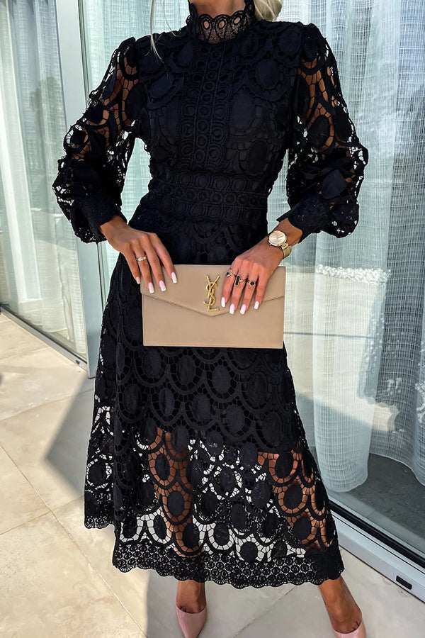 Noor™ – Romantic dress with refined details
