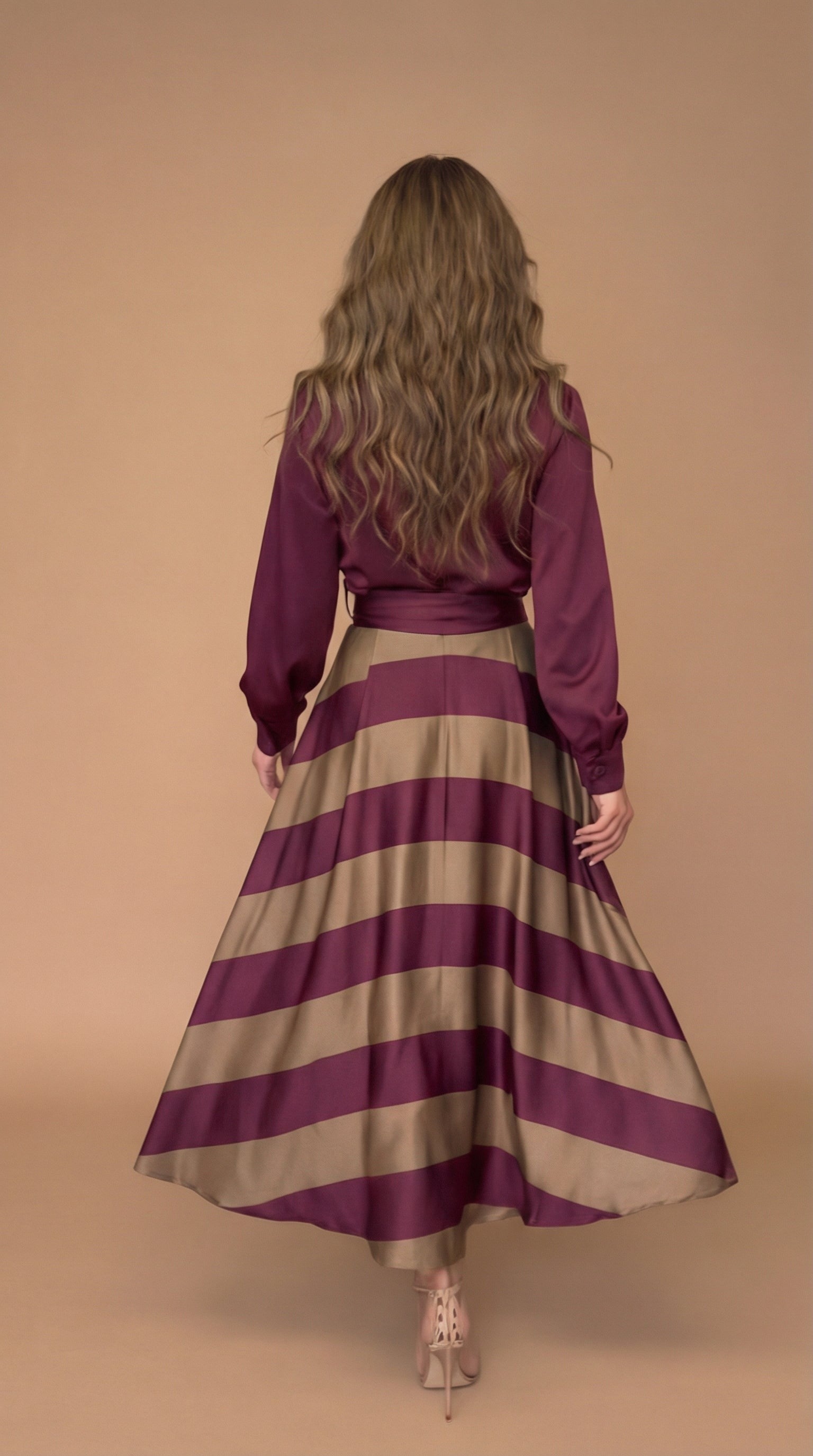 Mila™ – Striped long dress with lace