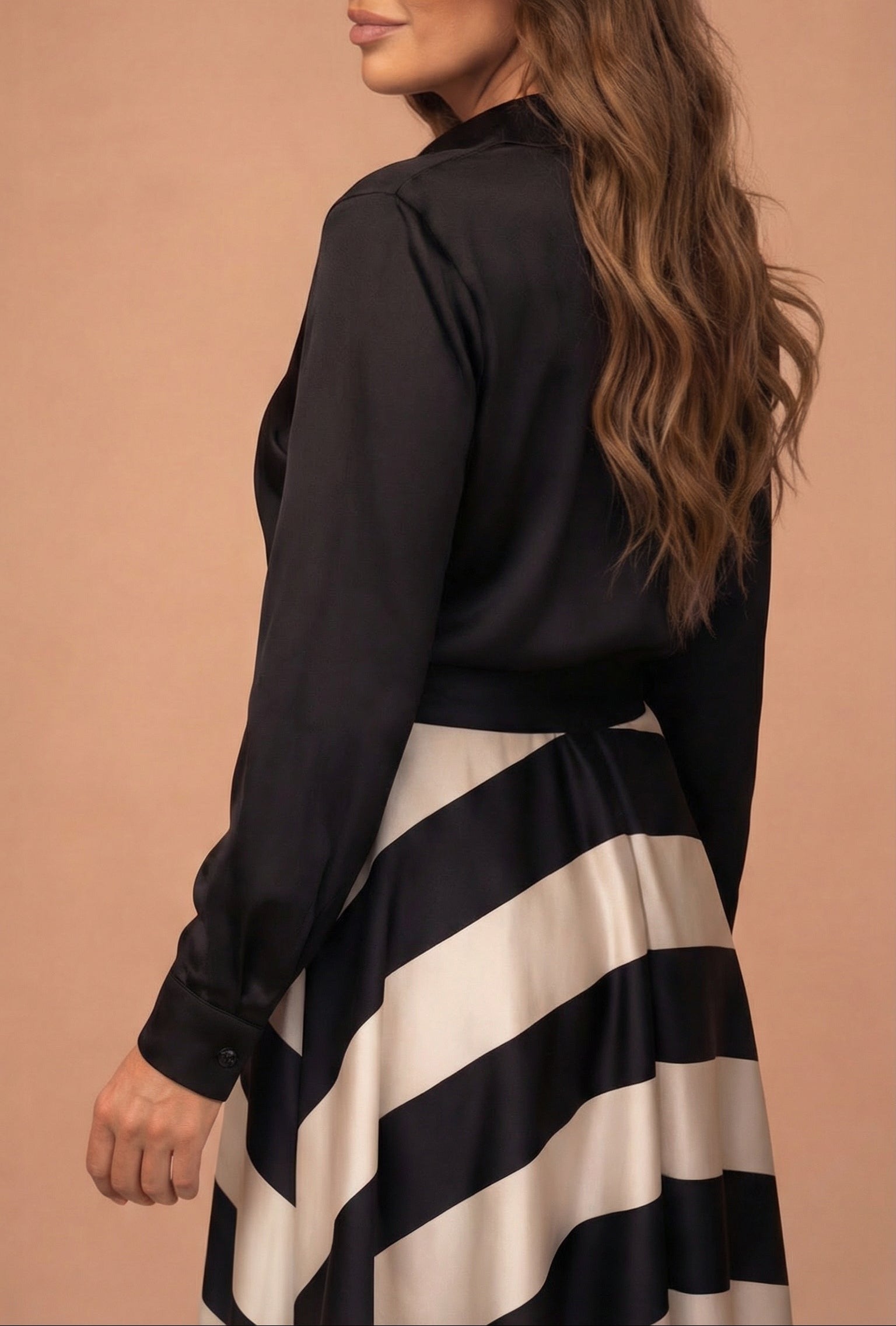 Mila™ – Striped long dress with lace