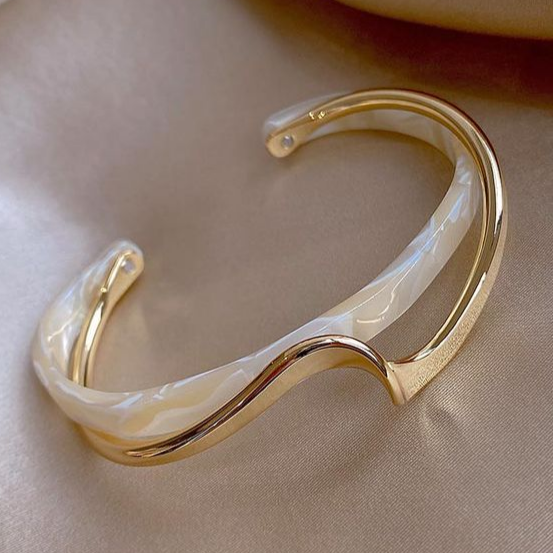 Elegant Gold Opal Bracelet