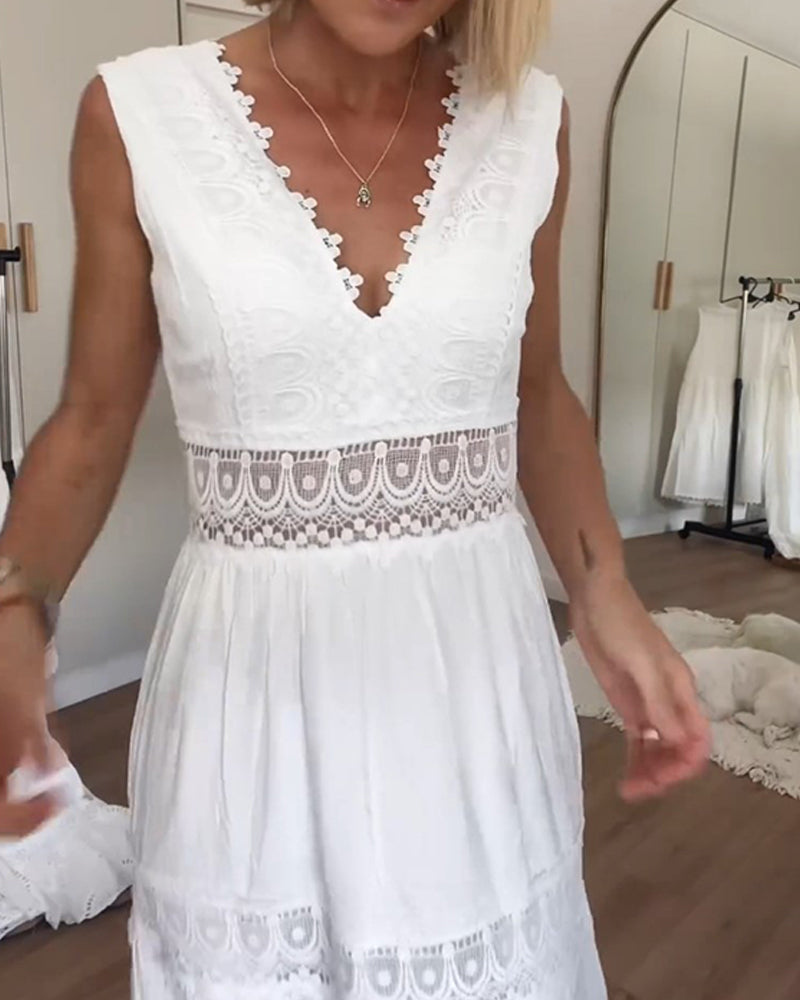 Sora™ – Sleeveless Boho Midi Dress with Lace Details