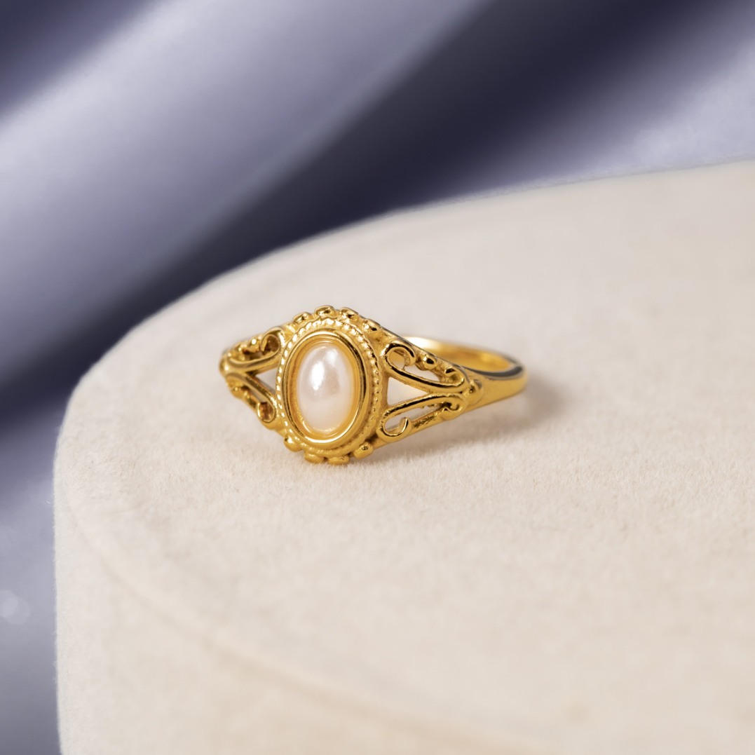 Classic Royal Pearl Ring